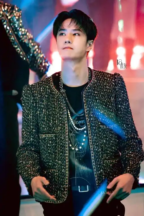 210717 乐华十二周年演唱会 @uniq-王一博 cr:logo