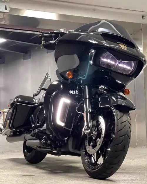 哈雷大滑翔新到22年哈雷双灯滑翔