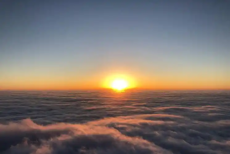 穿越云雾便是晴天我觉得看日出还是峨眉山最佳