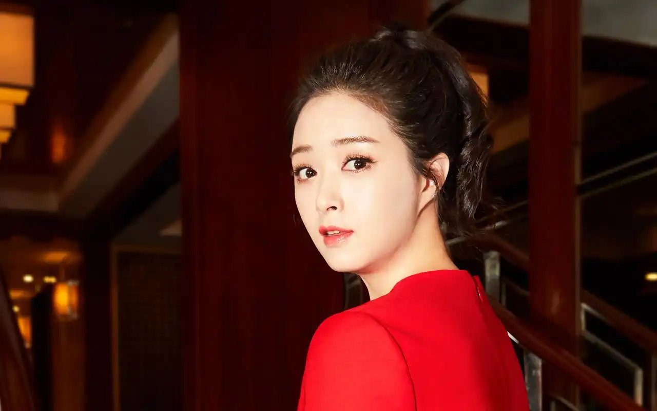 蒋欣红衣时尚唯美高清图片桌面壁纸