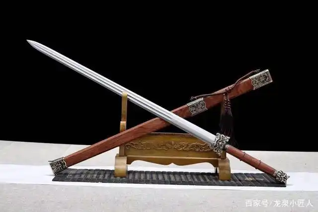 手工百炼钢承影剑