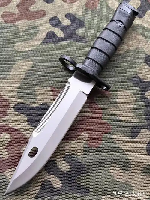 7厘米这款95枪刺是专门装备武警部队的特种刺刀,和解放军的95枪刺有