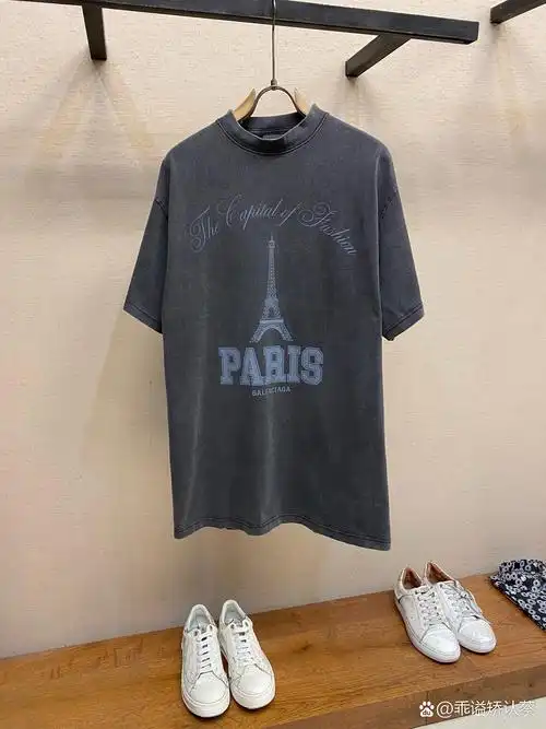 巴黎世家巴黎铁塔印花圆领短袖