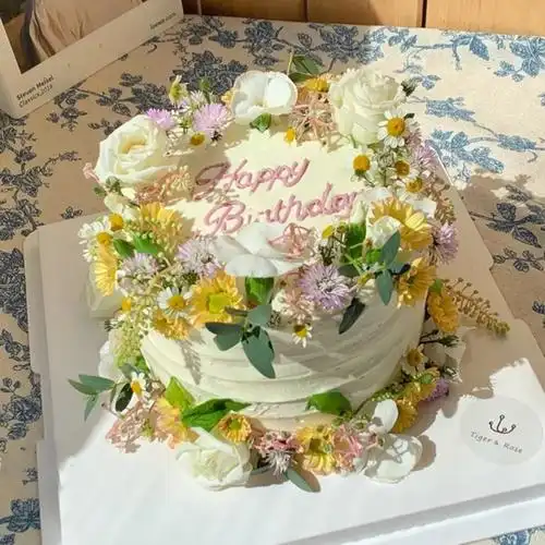 ins网红女神鲜花雏菊生日蛋糕韩系小清新北京广州新鲜生日蛋糕