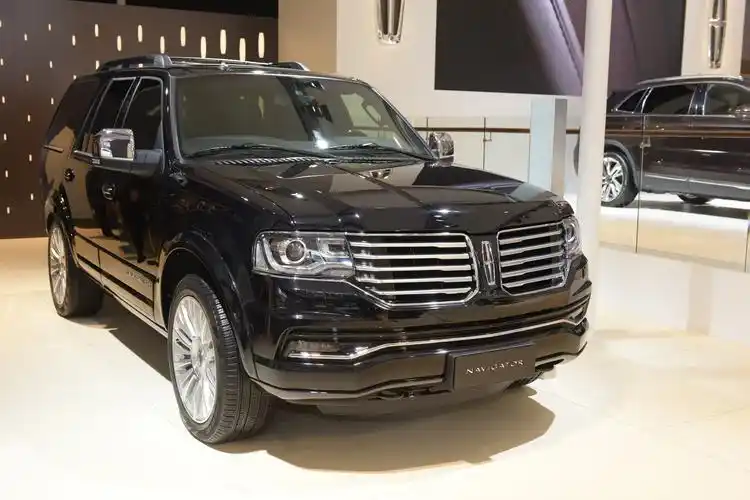 近期,林肯发布了其首款混合动力车型——中型豪华轿车新款林肯mkz