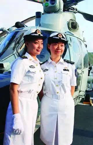 海军军服为什么不是大海的蓝色而是白色?