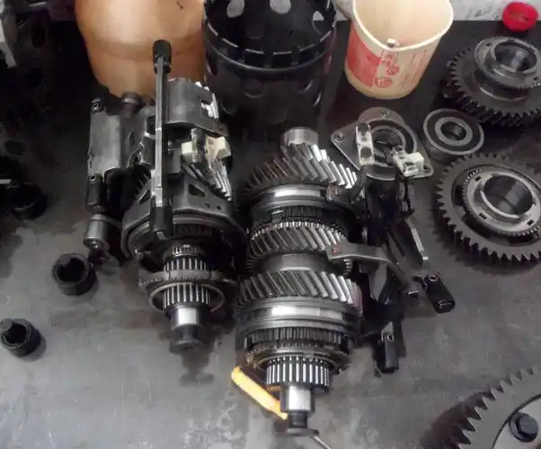 沃尔沃双离合变速箱维修分解图