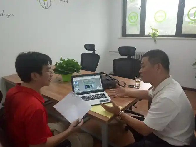 融资路演前导师对项目进行辅导】