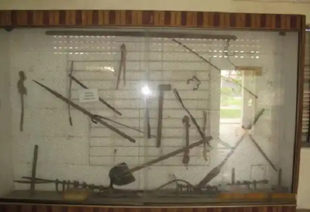 2001年8月,党成喜盯上了和丈夫吵架后离家出走的李小莲.