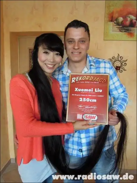 刘雪梅2米5长发荣膺德国第一