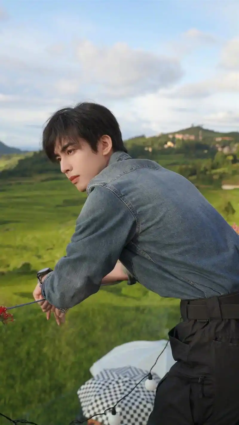 宋威龙 #完美侧颜杀 好米 - 抖音