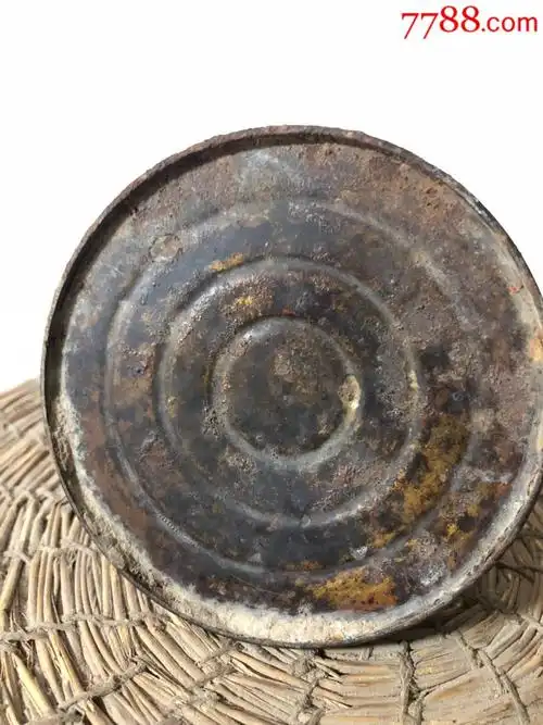 清代鎏金铁油灯