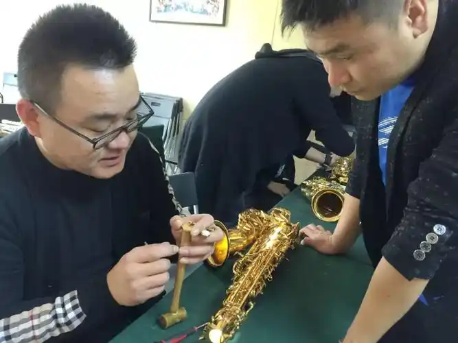 悦趣管乐维修中级班②萨克斯主管体与喇叭管的组装悦趣音乐中心