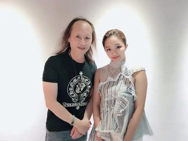 音乐制作人祭拜高以翔,在墓地昏倒抢救无效最终去世|科比|吉喆_网易