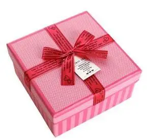 正方形包装盒 红底白点礼品盒 精美蝴蝶结纸盒