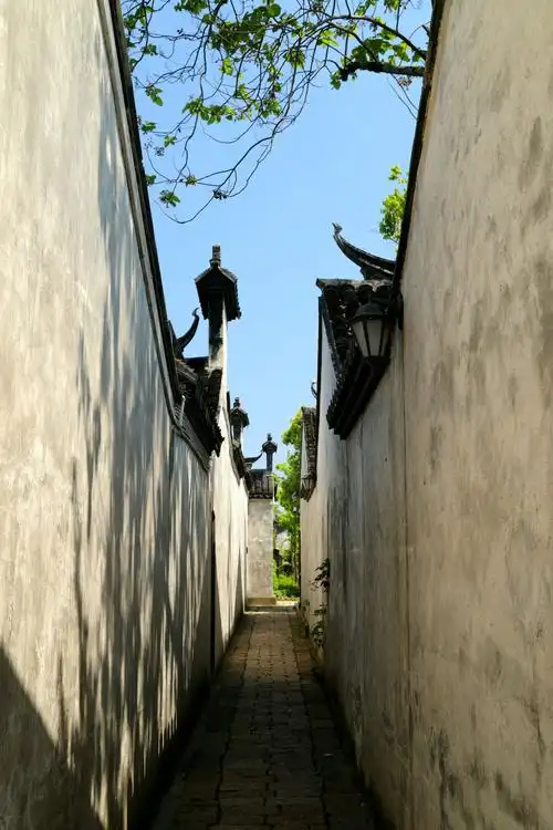 青砖黛瓦马头墙