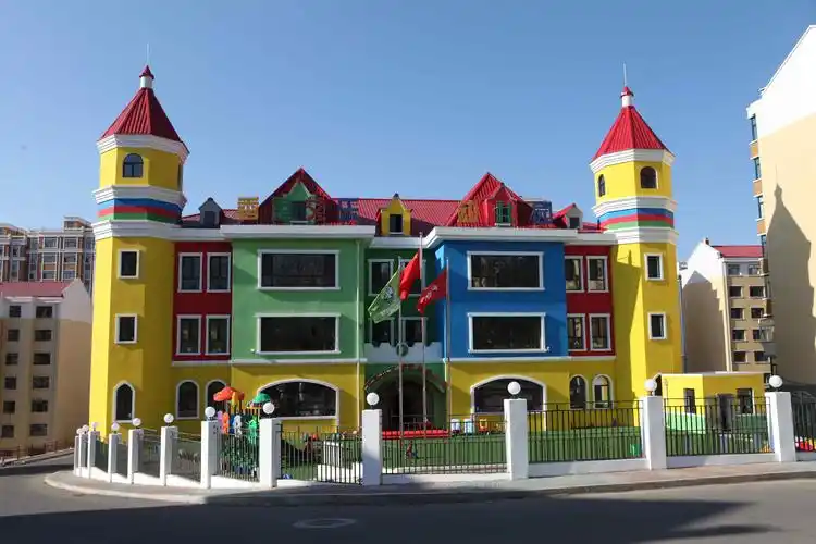 双鸭山艾乐国际幼儿园外观图