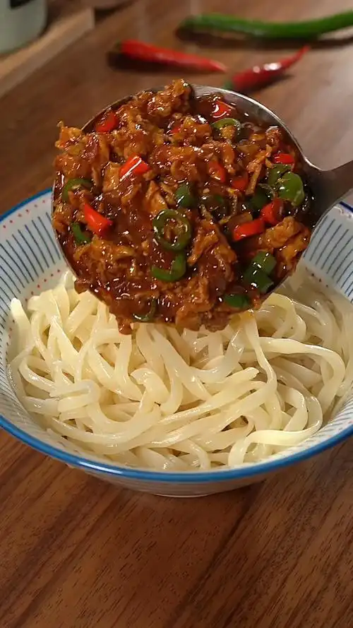 自制美食#就这个鸡蛋酱拌面,我家一星期最少吃8顿,三分钟就能搞定