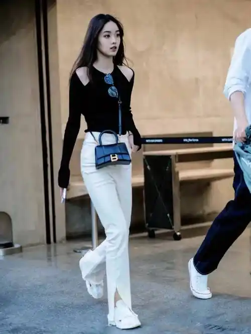 巴黎世家包包沙漏包10组穿搭示范你会选哪个颜色