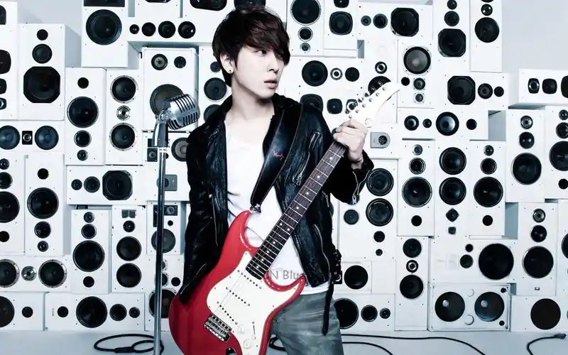 韩国男星帅气郑容和原来是美男电脑桌面壁纸高清