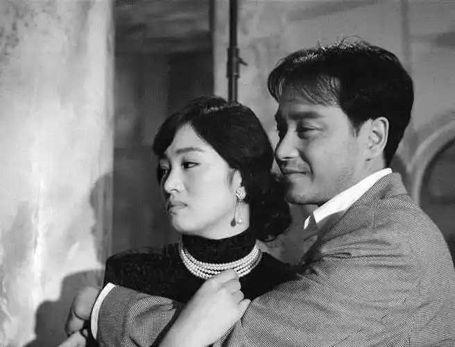 1995年风月拍摄现场张国荣巩俐陈凯歌同框周迅跑龙套