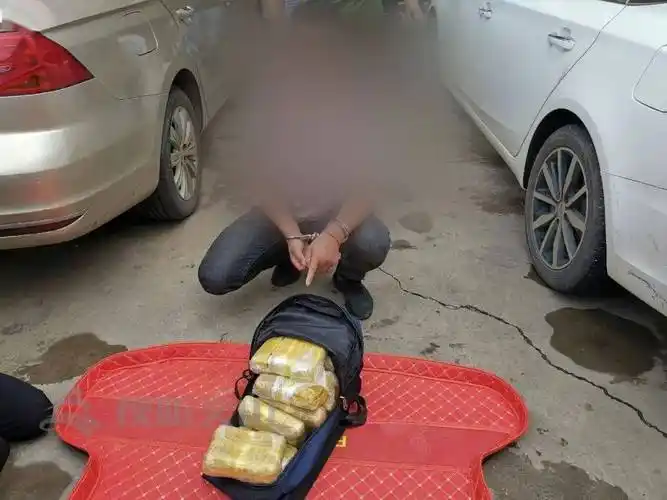 直击抓捕现场!云南文山边境管理支队破获一起贩卖毒品案