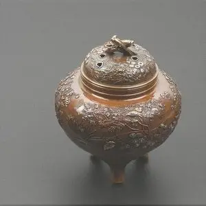 高档日本高冈铜器金工名家村田宏作花鸟铸铜香道三足熏香炉