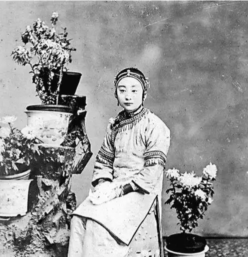 4月发文:晚清"妓女"老照片