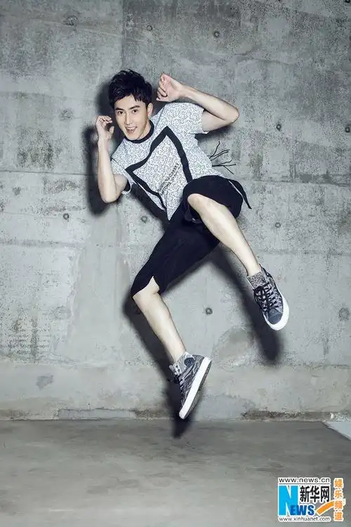 张睿最新运动风写真 青春时尚秒变活力boy