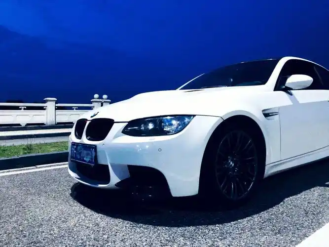 宝马e92m3碳顶