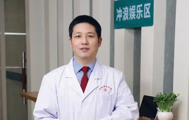 李志华( 科室主任/副主任医师 )三甲医院从事眼科临床工作二十余年,被