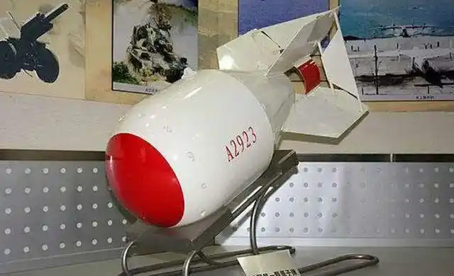 1964年我国第一颗原子弹爆炸时各国啥反应法军祝贺美国呢