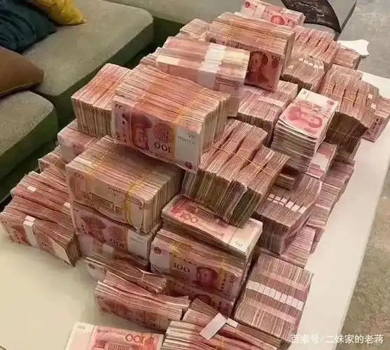 深圳土豪砸数百万现金买豪车,豪车馆提供顶级服务