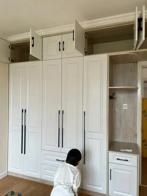 木工做的衣柜00