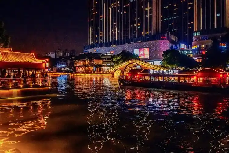视觉江苏丨常州钟楼千年运河畔夜景如画