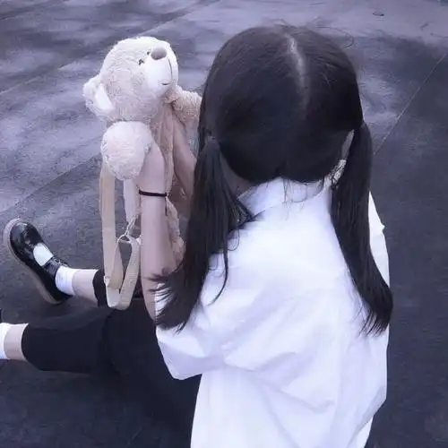 女生头像双马尾