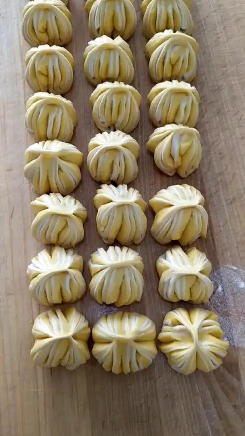 花卷馒头的做法大全图解 花卷的捏法 花卷怎么做好看