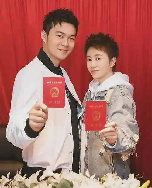 马丽与小鲜肉男友的甜蜜联姻年龄不是爱情的界限