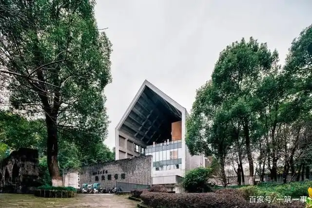 川美美术馆:从这个"粮仓"出发,发现一所骨骼清奇的大学