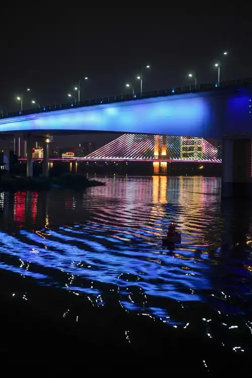 南宁民生码头的夜景真是美呀!