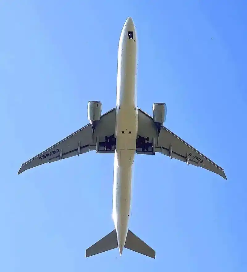 最美777-300er飞机摄影.波音777-300er是一款 - 抖音