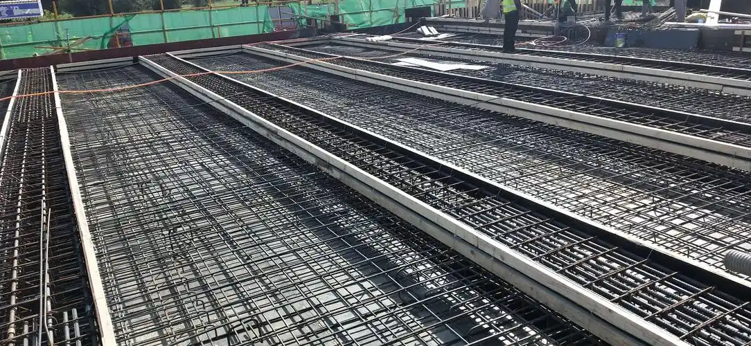 三,展示区二标段-1.73m部位梁板钢筋绑扎完成100%.