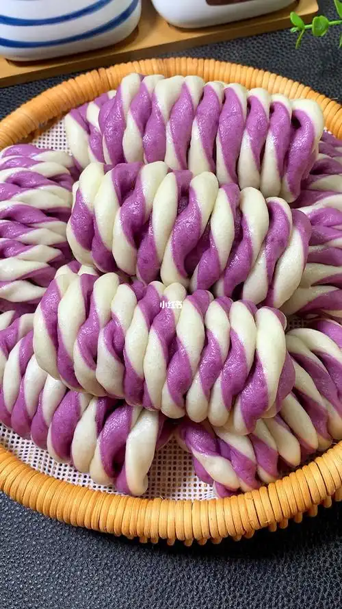 紫薯双色豆沙花卷既好看又好吃