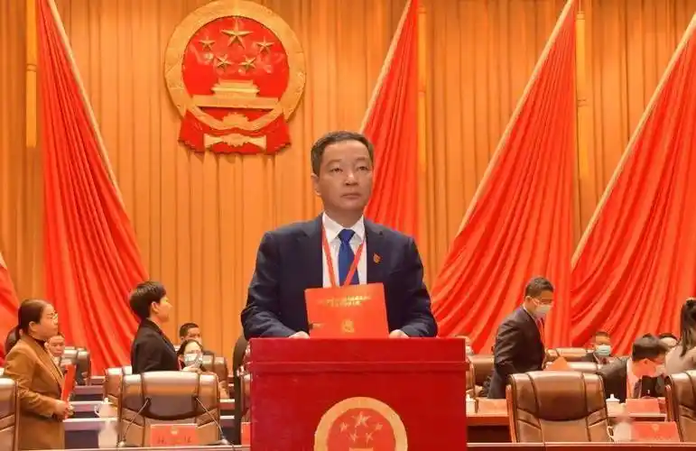 林承祥当选连江县人大常委会主任高双成当选连江县人民政府县长