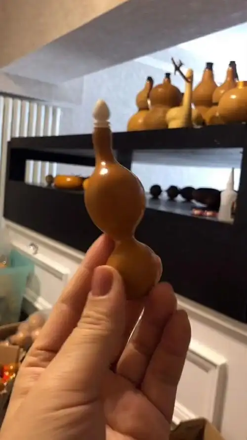 这种大头葫芦是不是也挺别致的,很光亮,很顺手.