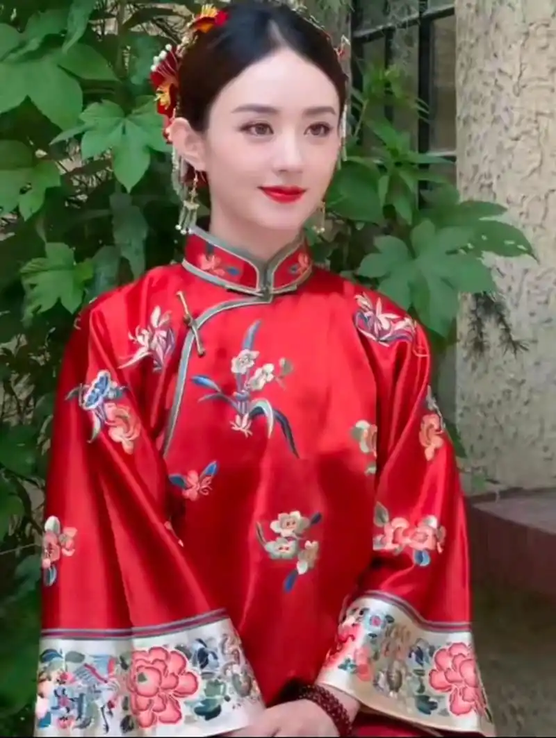 赵丽颖端午节身穿红色旗袍祝大家"喜乐安康",大家直呼小仙女