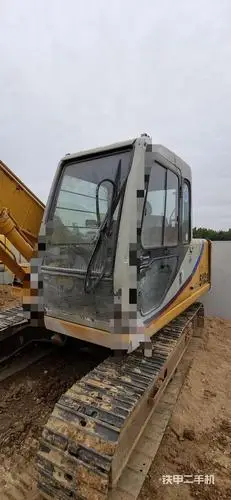 加藤hd512挖掘机