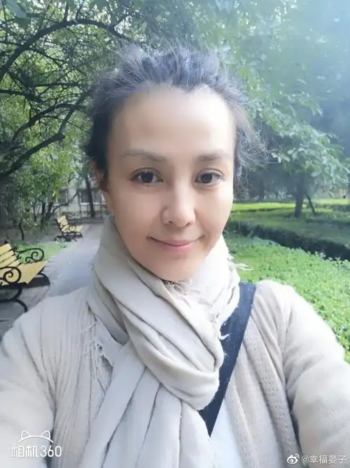 扮演阴月太后和小鱼儿花无缺里的慕容淑的女演员朱晏是不是也.