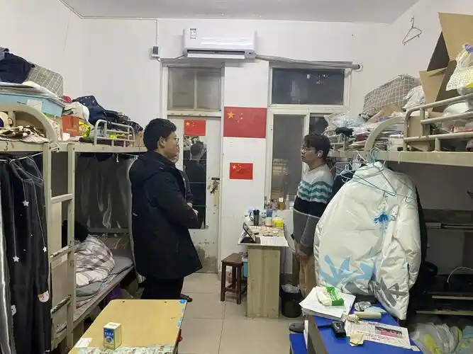 财经学院开展宿舍安全排查活动