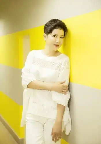 黄毅清发文怼杭天琪,杭天琪是谁?事情将如何了结?令人关注